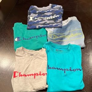 Boys Champion T-shirt Lot size small